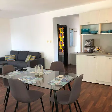 Apartment Sea La Vie 2 *